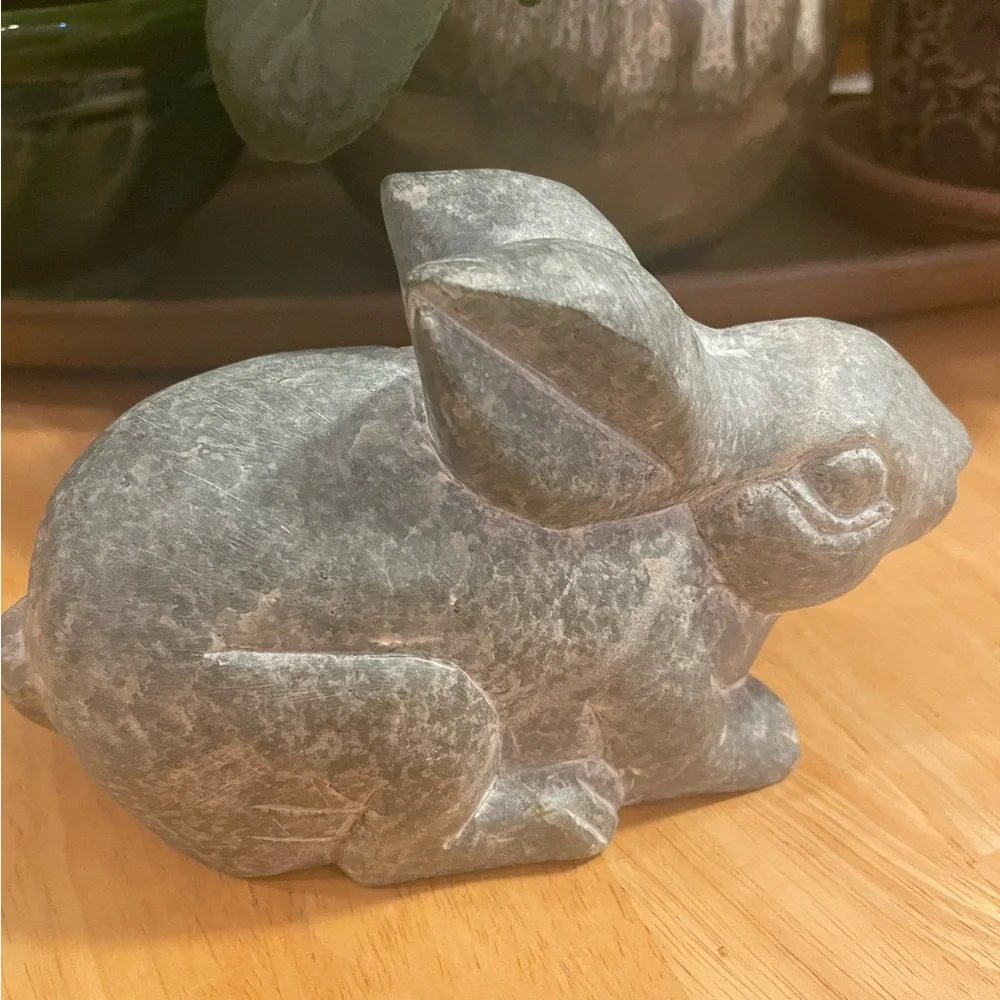 Stone rabbit Tian Jin hand carved made in China excellent condition